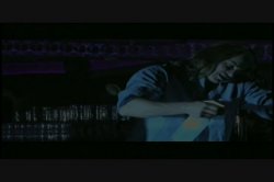 Captura de 'Over Her Head' nº 1