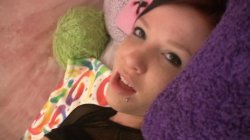 Captura de '18 Plus Latinas Asians & More Fucking Glass Dildos & Toys' nº 124