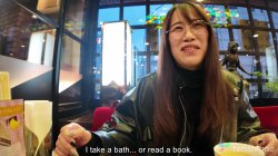 Captura de 'Thick and Juicy Nerd Mayumi Kadota in Her First Ever Porn Scene' nº 8