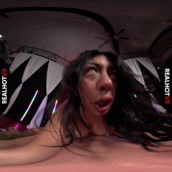 Captura de 'Cami the Cumslut Stripper' nº 102