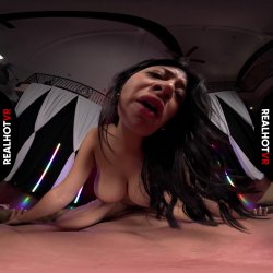 Captura de 'Cami the Cumslut Stripper' nº 94