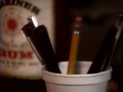 Captura de 'In All the Right Places' nº 3
