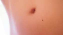 Captura de 'Webcam Babes Strip Teasing Showing Tits Ass & Pussy' nº 121