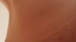 Captura de 'Webcam Babes Strip Teasing Showing Tits Ass & Pussy' nº 125