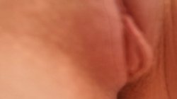 Captura de 'Webcam Babes Strip Teasing Showing Tits Ass & Pussy' nº 126