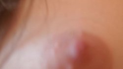 Captura de 'Webcam Babes Strip Teasing Showing Tits Ass & Pussy' nº 130
