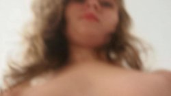 Captura de 'Webcam Babes Strip Teasing Showing Tits Ass & Pussy' nº 131