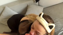 Captura de '20 Yr Old Amateurs Giving Blowjobs & Swallowing Cum' nº 111