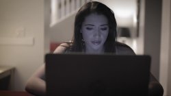 Captura de 'Watching You' nº 6