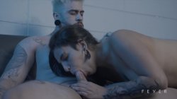 Captura de 'Brunette Bombshell Rides Her Friend After a Wild Night' nº 21