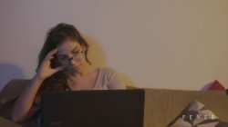 'College Girl Skips Studying to Fuck Two Schoolmates in a Wild Dorm Threesome' screenshot nº 4