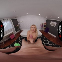 'Big Dick Audition - Cyber Doll' screenshot nº 80