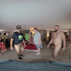 Captura de 'HOT POV & Hot Voyeur at a HOT Orgy' nº 64