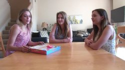 Captura de 'Strip Twister Threesome' nº 7