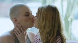 Captura de 'Girls Kissing Girls Vol. 22' nº 77