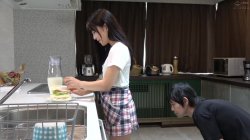 Captura de 'For the Sake of the Family's Finances: Beautiful Wife' nº 58