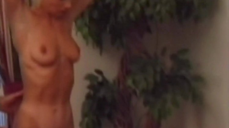 streaming porn video screenshot