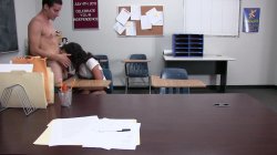 Captura de 'Slutty Times At Innocent High 3' nº 8