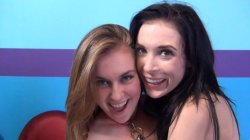 'Squirting Girlfriends' screenshot nº 3