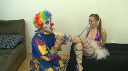 Captura de 'Sweaty Clown Porn With Armpit Worship, Ass Worship, Foot Worship and Fucking' nº 66