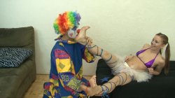 Captura de 'Sweaty Clown Porn With Armpit Worship, Ass Worship, Foot Worship and Fucking' nº 68