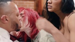 Captura de 'Just A Phone Call Away' nº 116