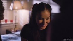 Captura de 'Unveilled Teen Lesbians' nº 44