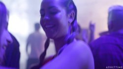 Captura de 'Unveilled Teen Lesbians' nº 69