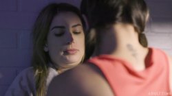 Captura de 'Unveilled Teen Lesbians' nº 74