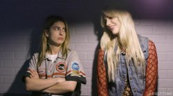 Captura de 'Unveilled Teen Lesbians' nº 77