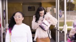 Captura de 'Unveilled Teen Lesbians' nº 105