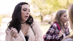 Captura de 'Unveilled Teen Lesbians' nº 106