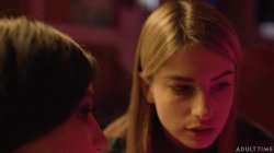 Captura de 'Unveilled Teen Lesbians' nº 114