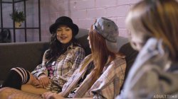 Captura de 'Unveilled Teen Lesbians' nº 131