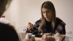 Captura de 'Unveilled Teen Lesbians' nº 28