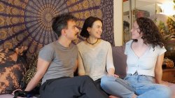 Captura de 'We Are Polyamorous 4' nº 82