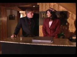 Captura de 'Topless Room Service' nº 10