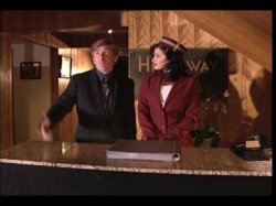 Captura de 'Topless Room Service' nº 11