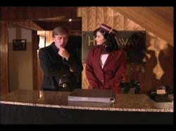 Captura de 'Topless Room Service' nº 12