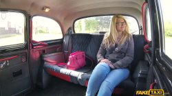 Captura de 'Fake Taxi Presents - Izzy Delphine' nº 13