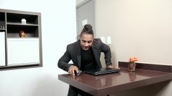 Captura de 'Slim Trans Fucked by a Black Dude' nº 2