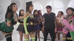 'Goth Vs Preps 10 Girl Reverse Gangbang' screenshot nº 13