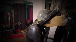 Captura de 'Ava Fetishart Puts Perv In The Pussy Smell Hood' nº 55