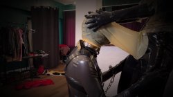 Captura de 'Ava Fetishart Puts Perv In The Pussy Smell Hood' nº 57