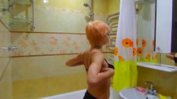 'Bubble Bath Bimbos' screenshot nº 6