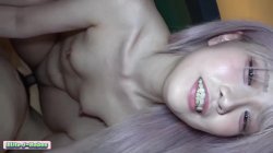 Captura de 'Vivid-haired charm pressing close, soft desire pulling us deeper' nº 99