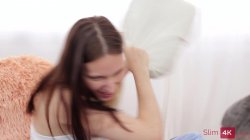 'Anal Adventures of a Skinny Beauty' screenshot nº 3