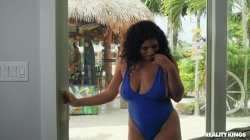 Captura de '8th Street Latinas Vol. 52' nº 98