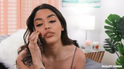Captura de '8th Street Latinas Vol. 52' nº 1