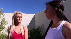 Captura de 'Lesbian Yoga Retreat' nº 3